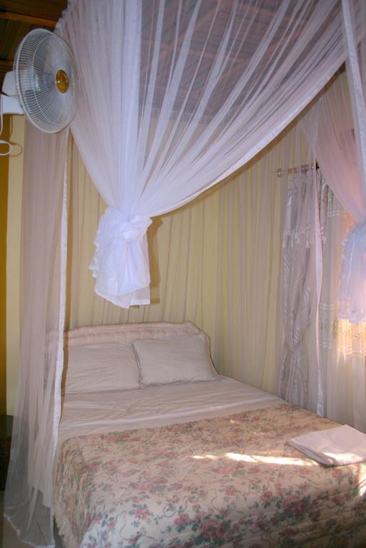 Hotel Acacia Kampala Room photo