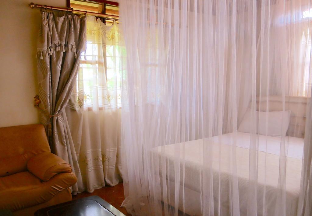 Hotel Acacia Kampala Exterior photo