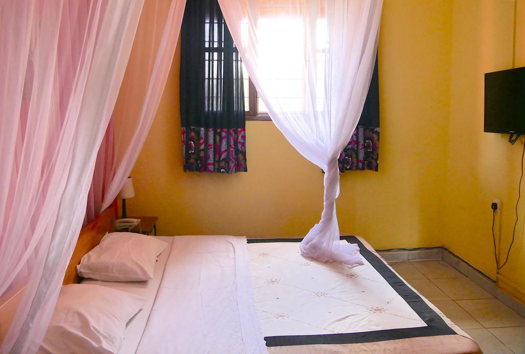 Hotel Acacia Kampala Exterior photo
