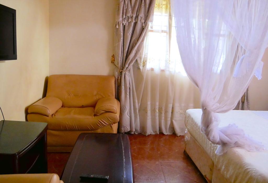 Hotel Acacia Kampala Exterior photo